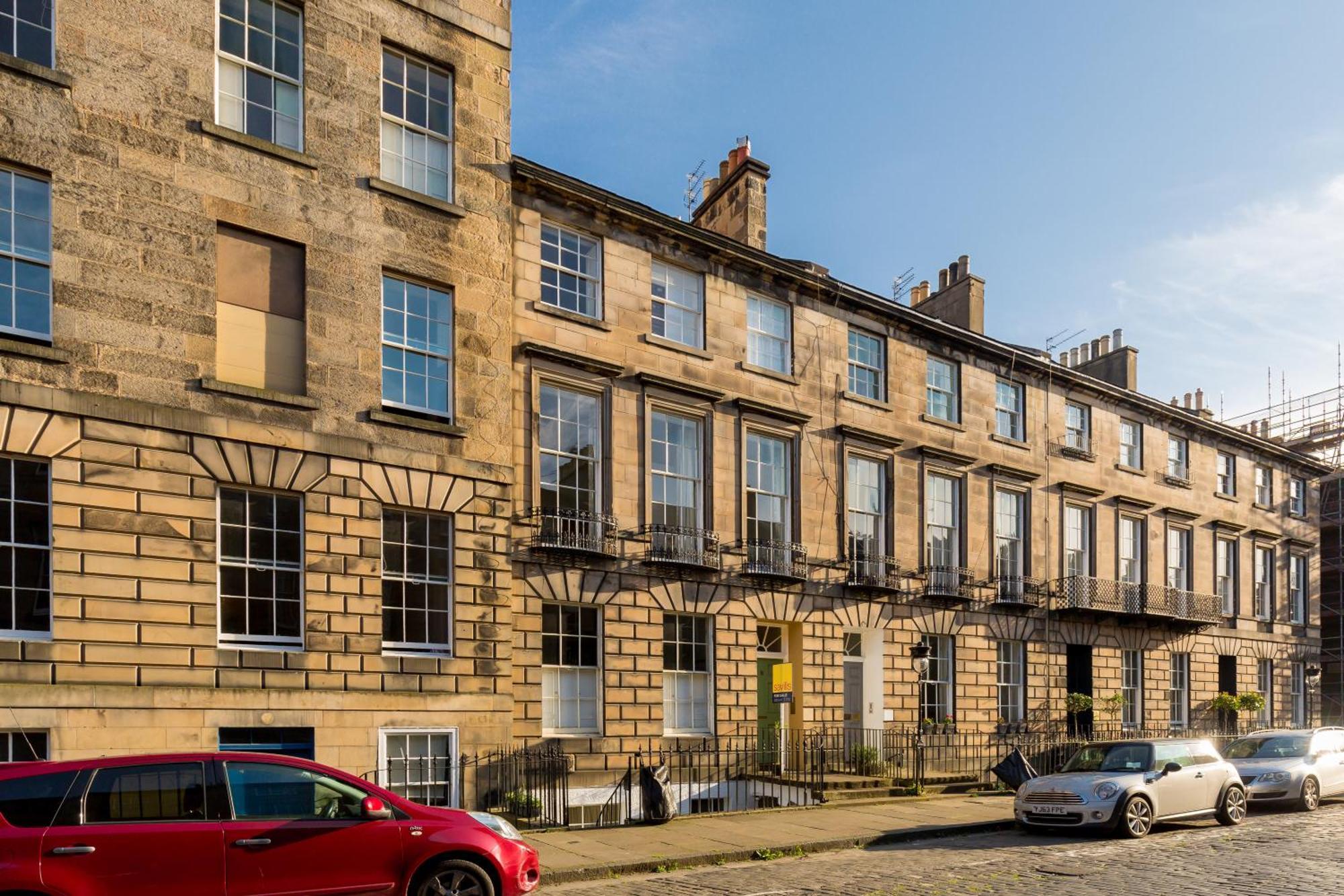 Apartment Light And Spacious 2 Bedroom Flat In Heart Of