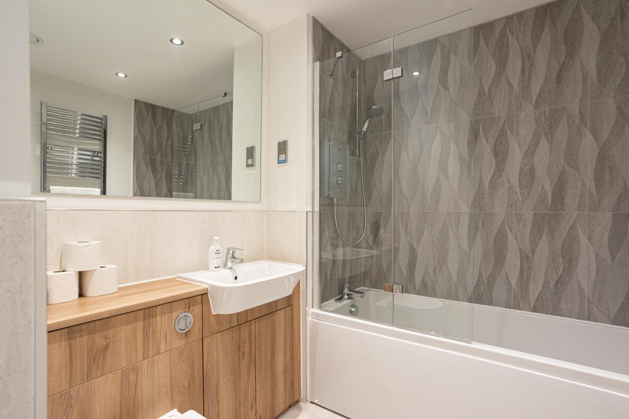 Comfy 2 Bedroom Near Centre Apartment Edinburgh