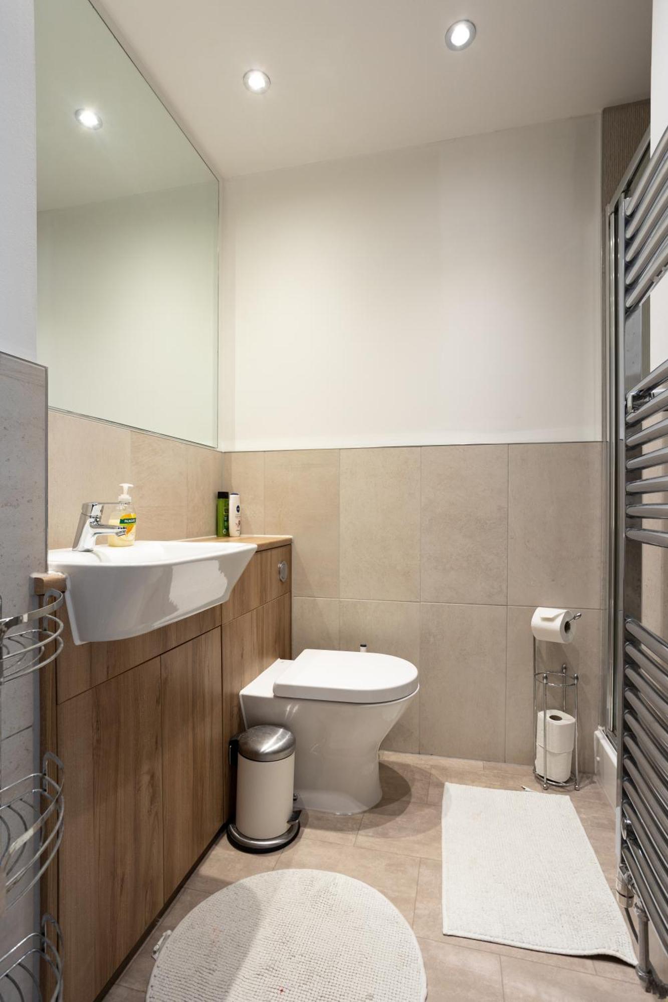 Comfy 2 Bedroom Near Centre * Edinburgh