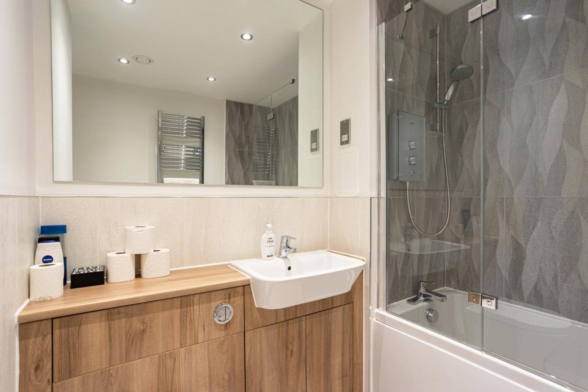 Comfy 2 Bedroom Near Centre