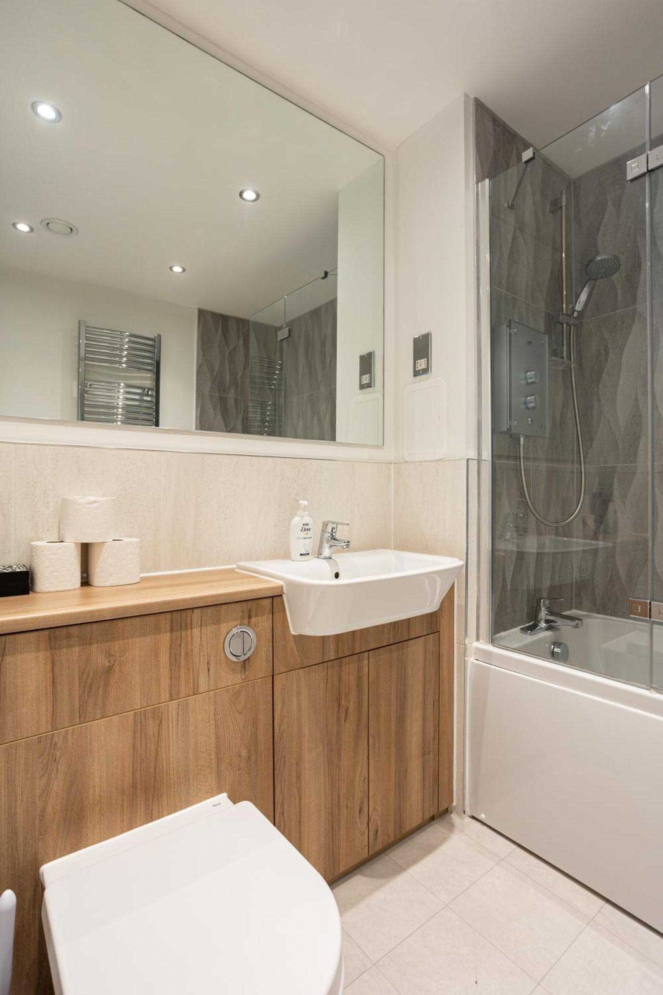 Comfy 2 Bedroom Near Centre Apartment