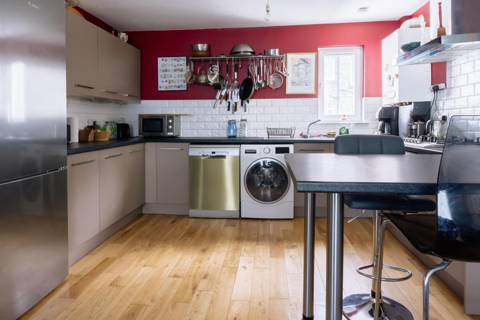 Stylish 3 Bedroom Near Hollyrood Park Appartement *