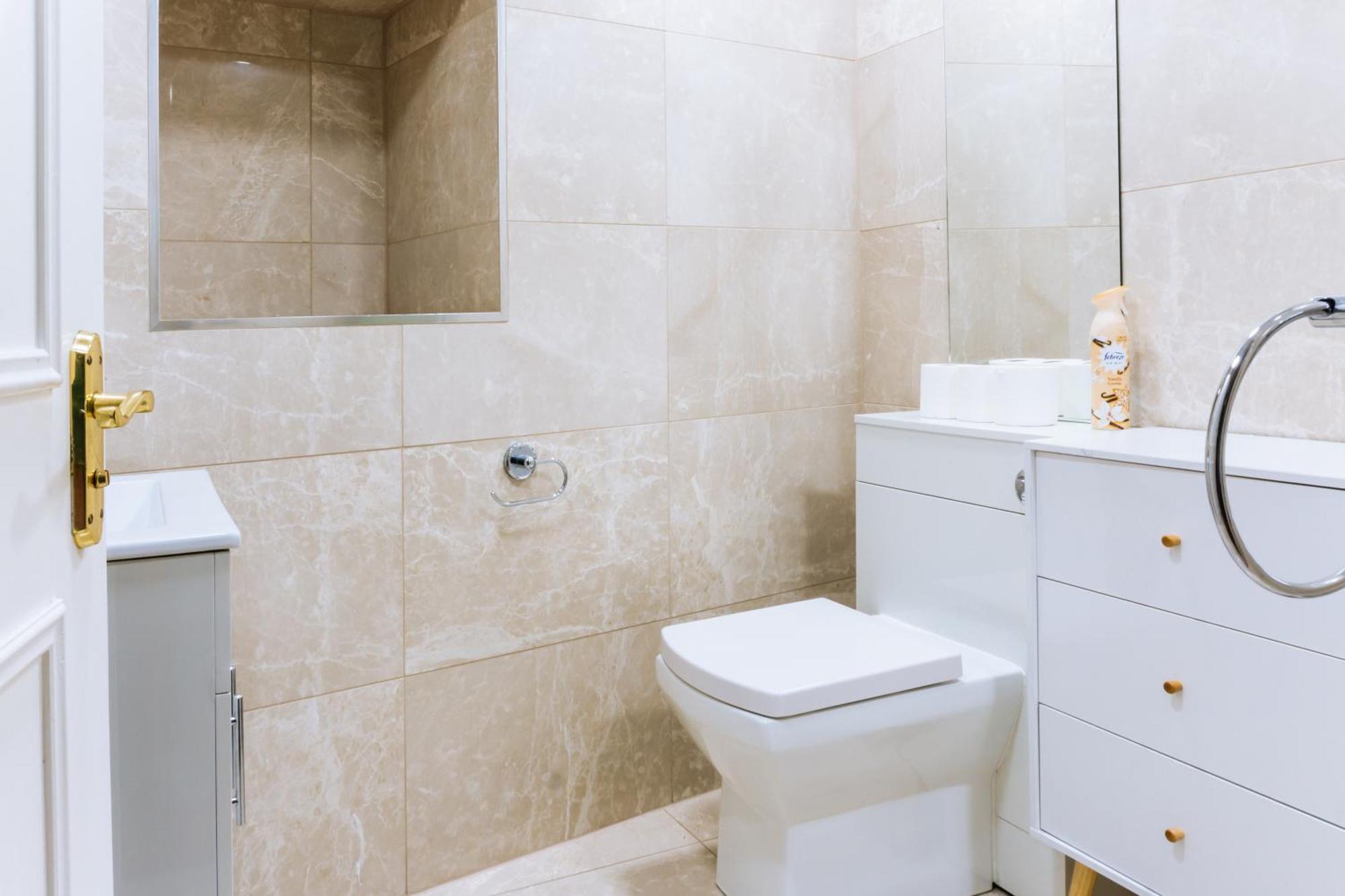 Homely 3 Bedroom In The Heart Of * Edinburgh