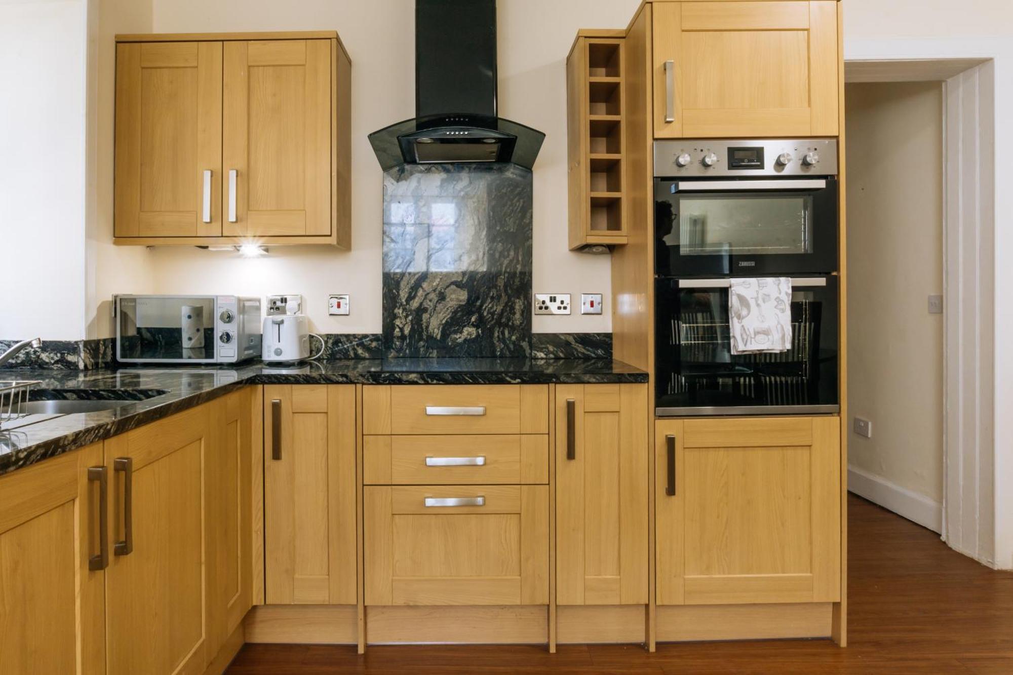Homely 3 Bedroom In The Heart Of Edinburgh