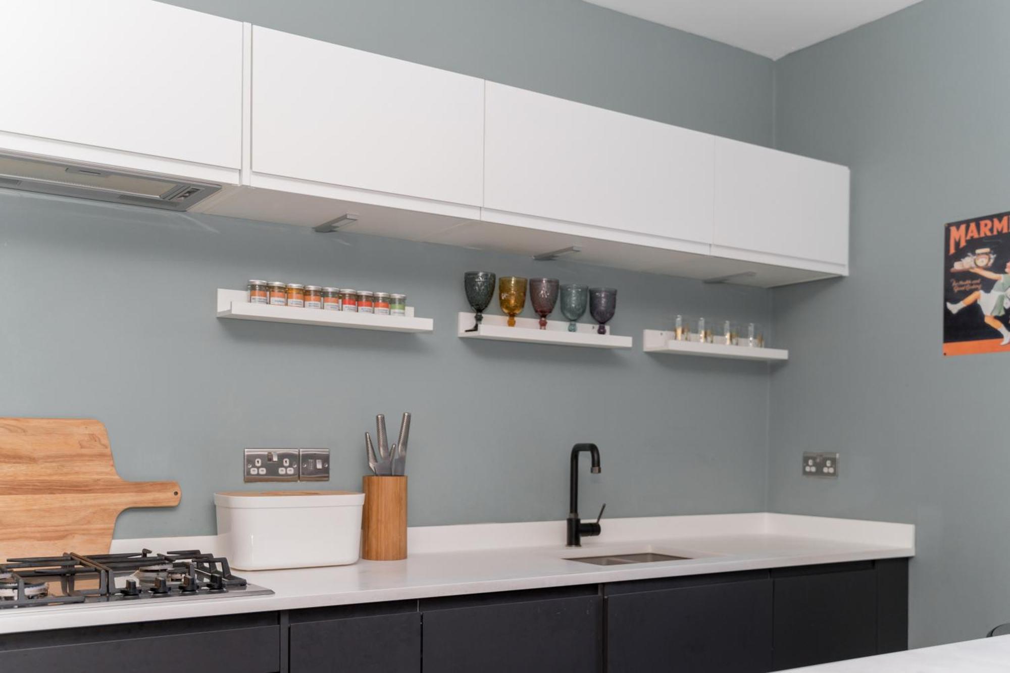 Beautiful & Bright 2bd Flat - Haymarket Apartment