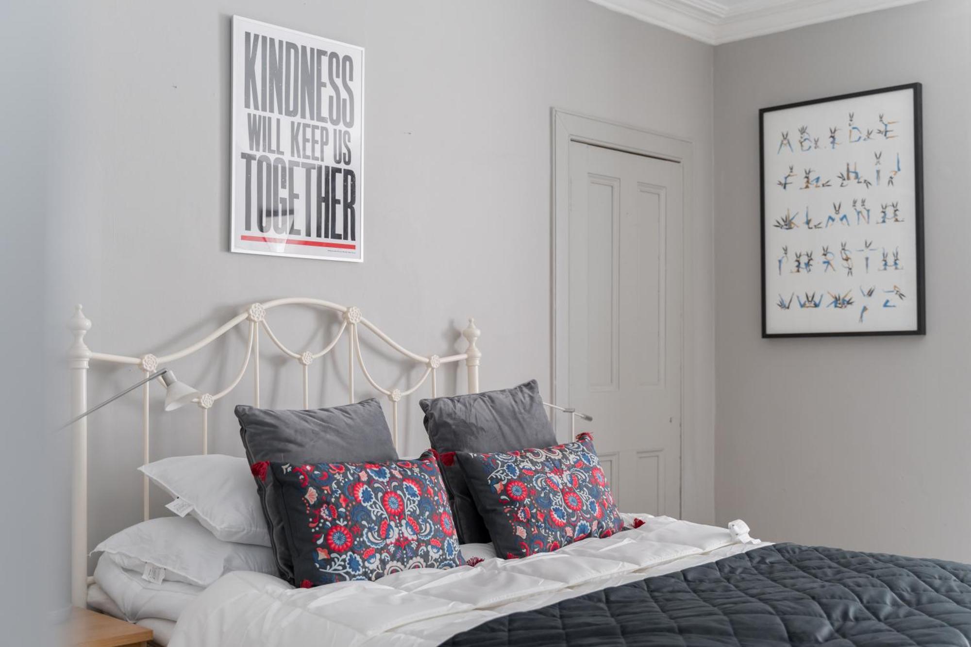 Beautiful & Bright 2bd Flat - Haymarket Apartment *