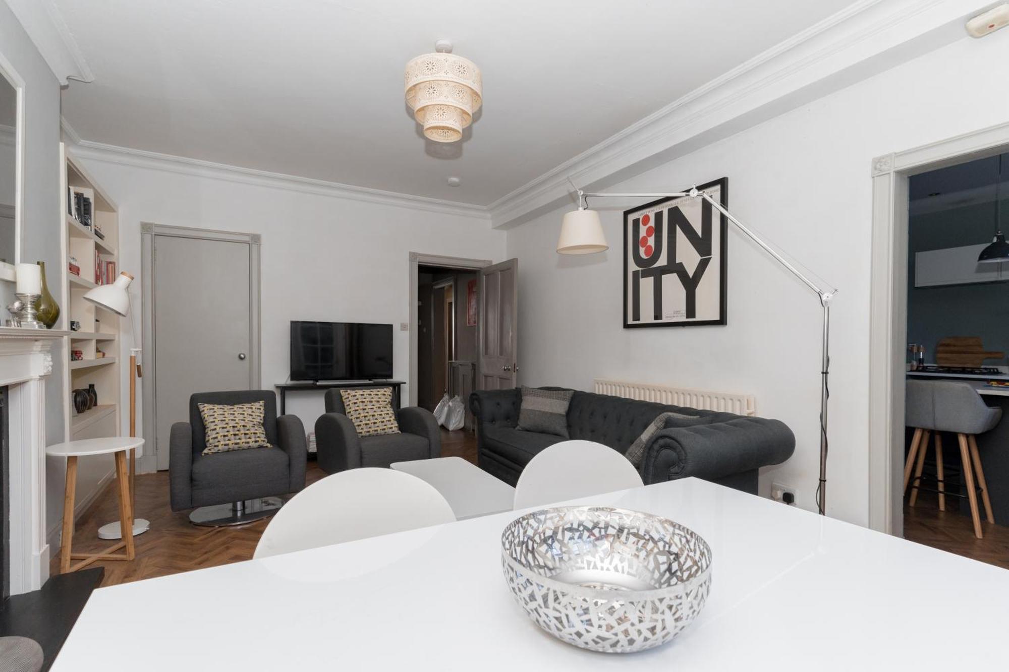 Beautiful & Bright 2bd Flat - Haymarket