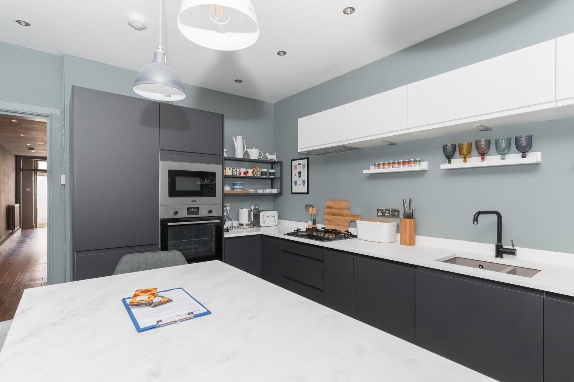 Beautiful & Bright 2bd Flat - Haymarket Apartment *