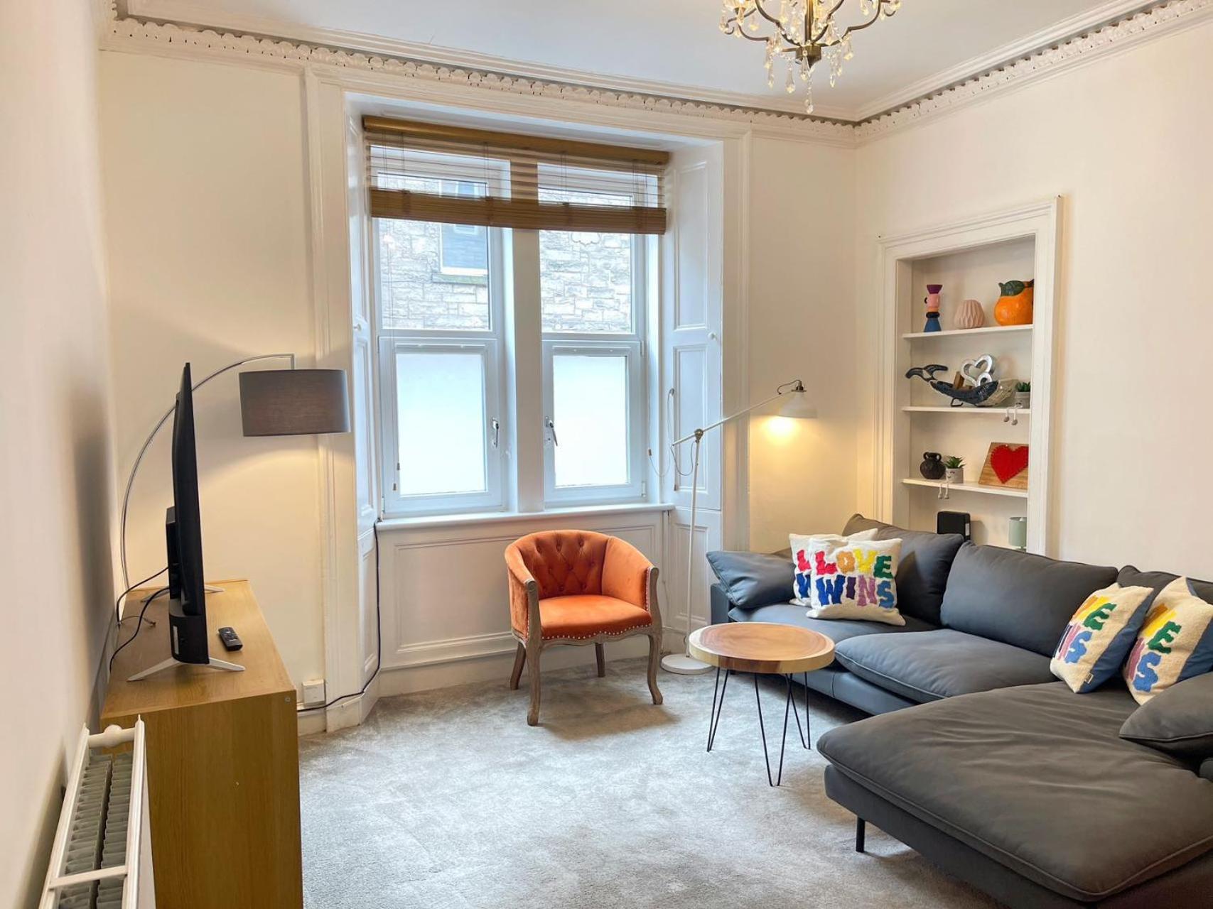 Lovely Two Bedrooms Apartment EDI