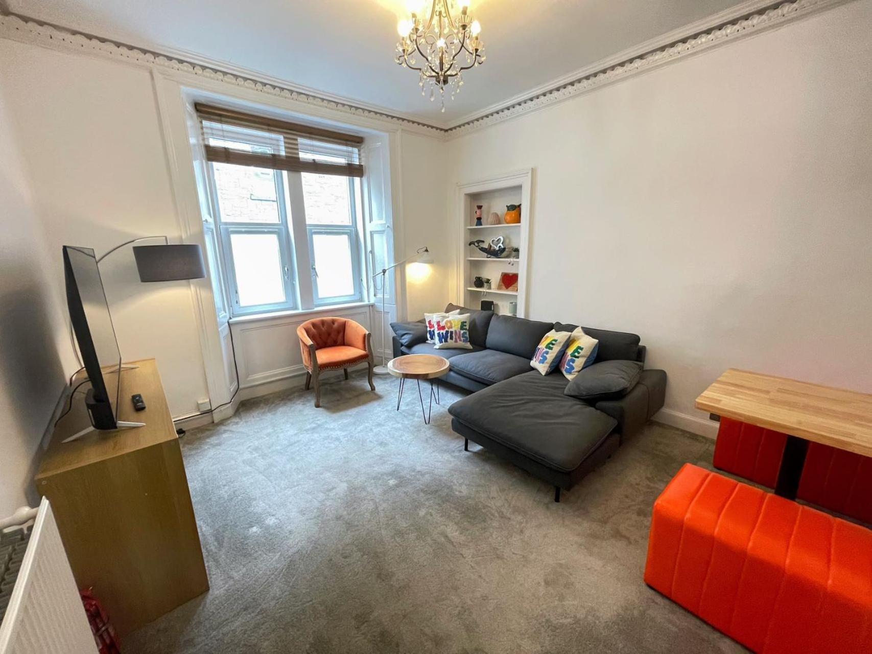 Apartment Lovely Two Bedrooms *