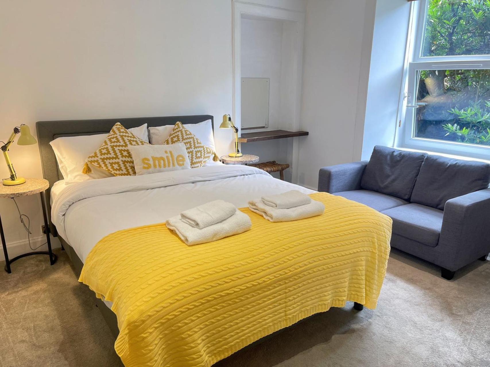Lovely Two Bedrooms *