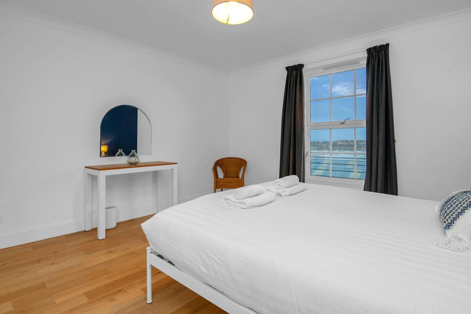 Guestready - Light & Airy In New Town Apartment *