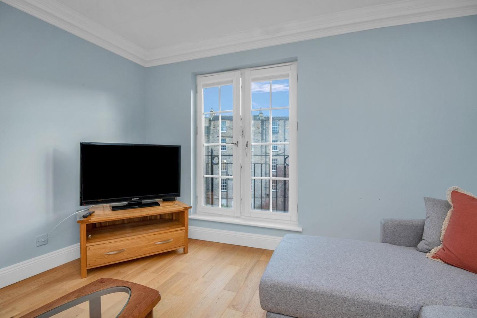 Guestready - Light & Airy In New Town Apartment