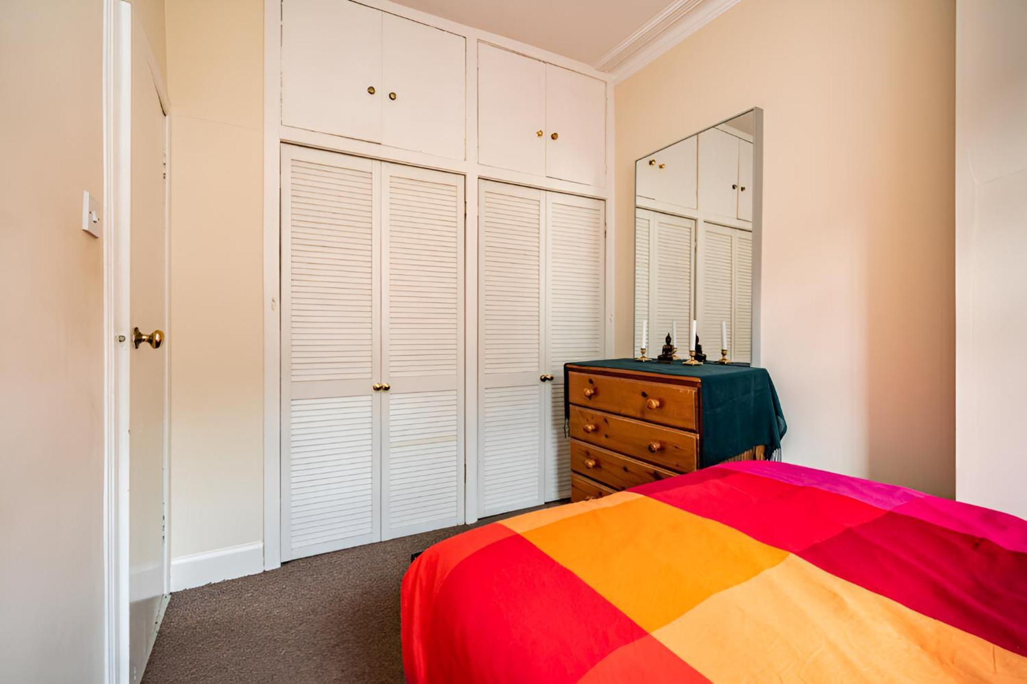 Old Town Flat In Apartment *