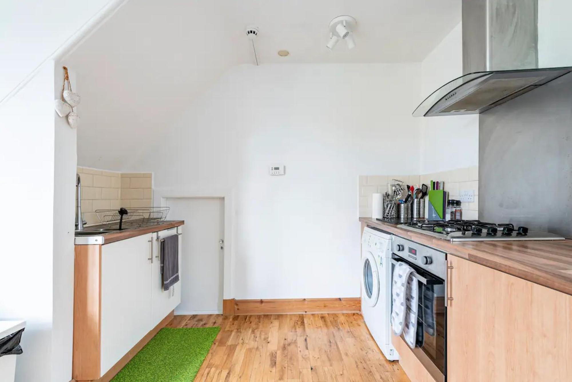 Lady Road Apartment EDI