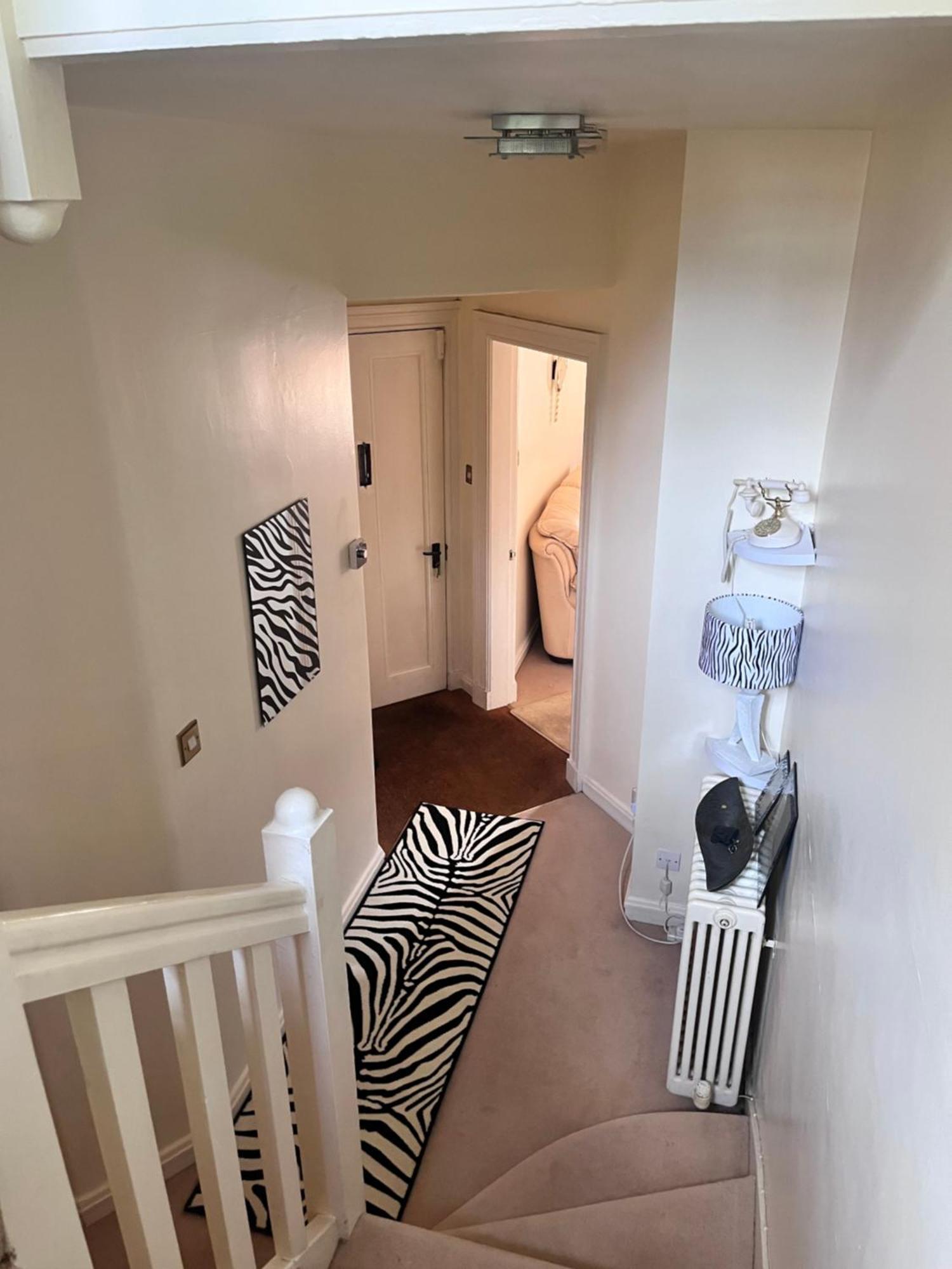 Homestay Private In Charming Detached House In Newington *