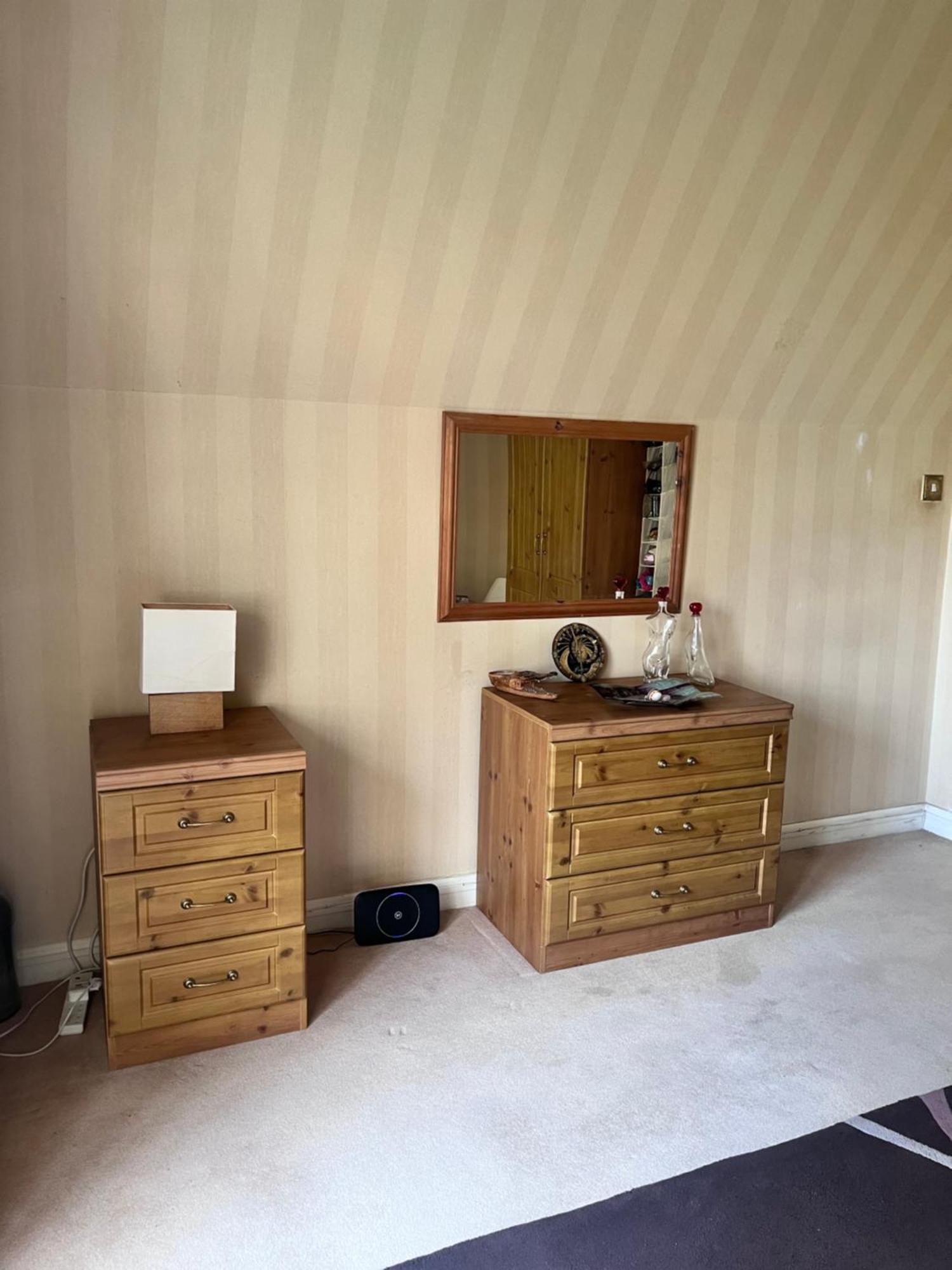 Private In Charming Detached House In Newington *