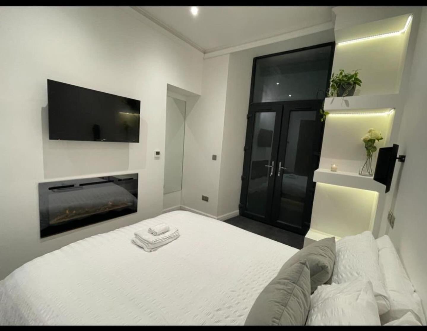 Apartment 2bedroom & Steam Room! Edinburgh