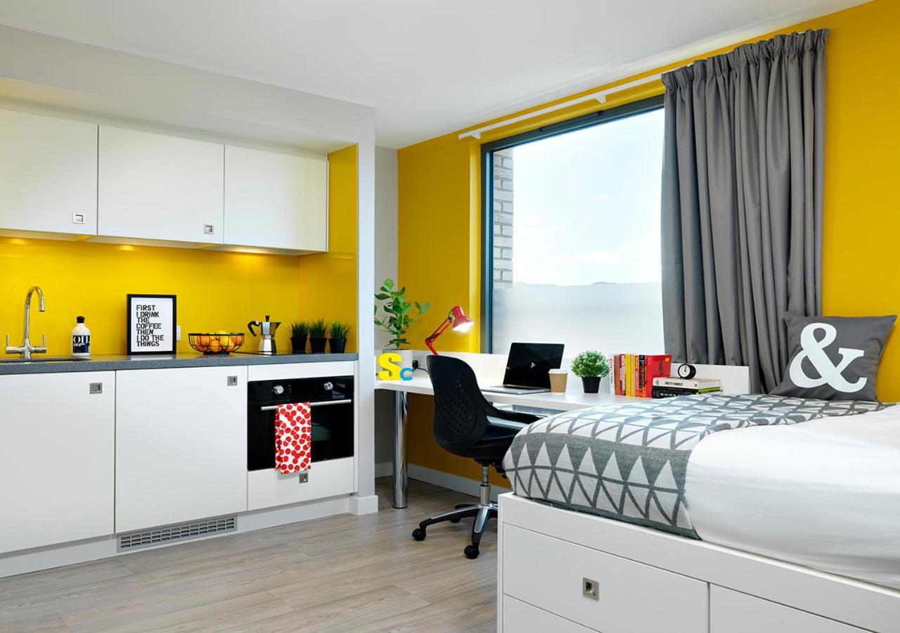 Joivy Comfy Closeby Fringe Venues - Adults Only Apartment *