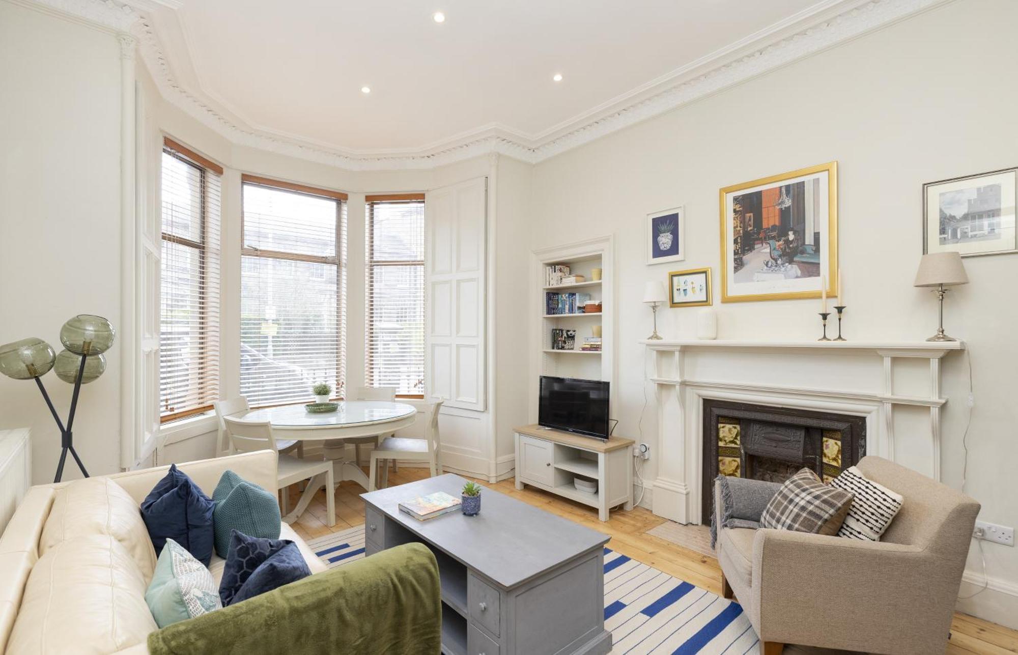 Elegant Stockbridge 2-bedroom - Ground Floor Apartment Edinburgh