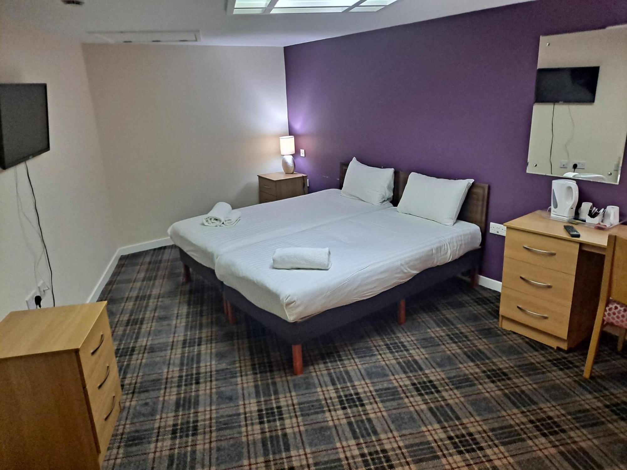 Britannia 3*