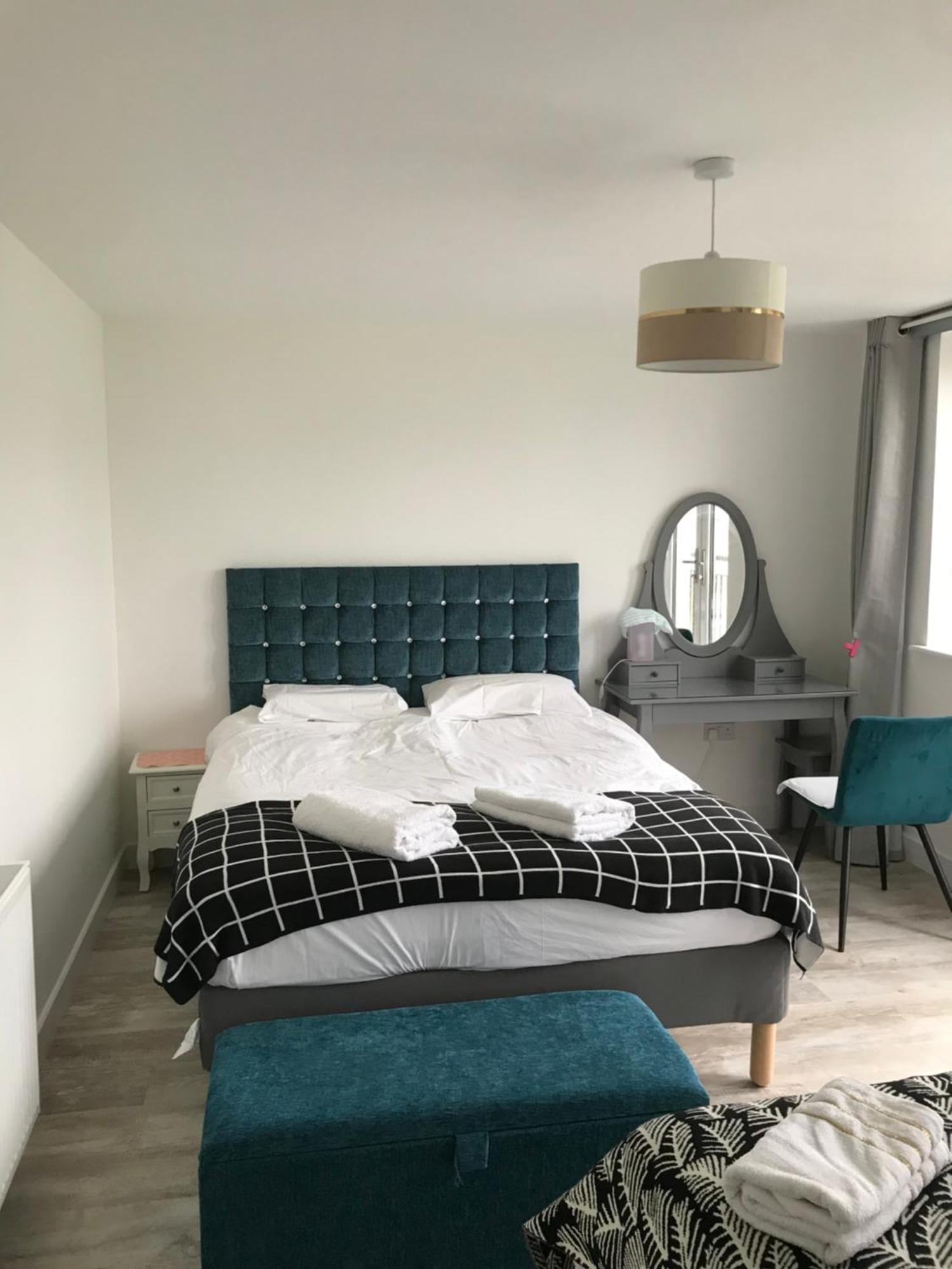Two Bedrooms With 3 Double Beds 2 Bathrooms EDI
