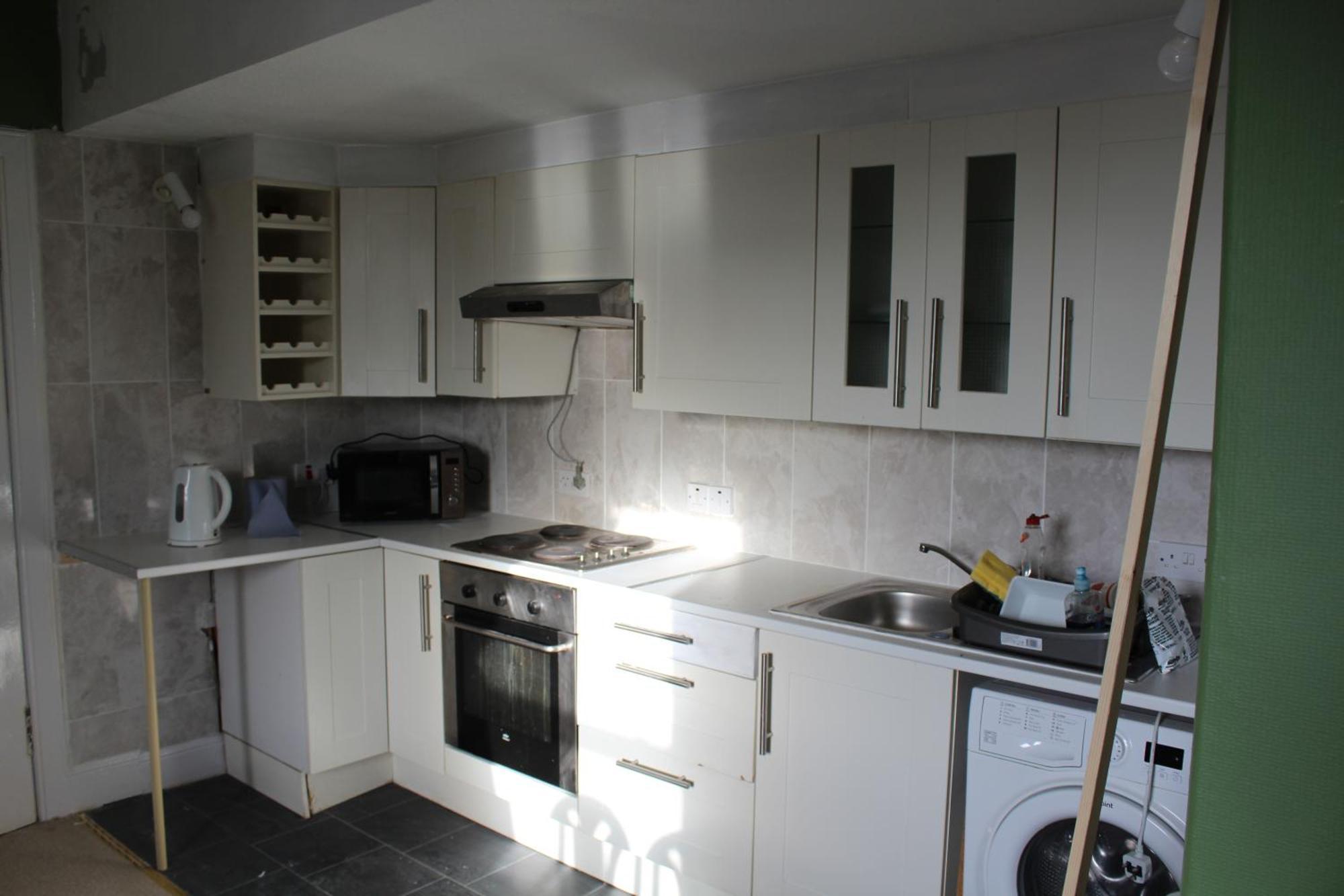 1 Bedroom Apartment, 20 Min Bus From City Centre Edinburgh
