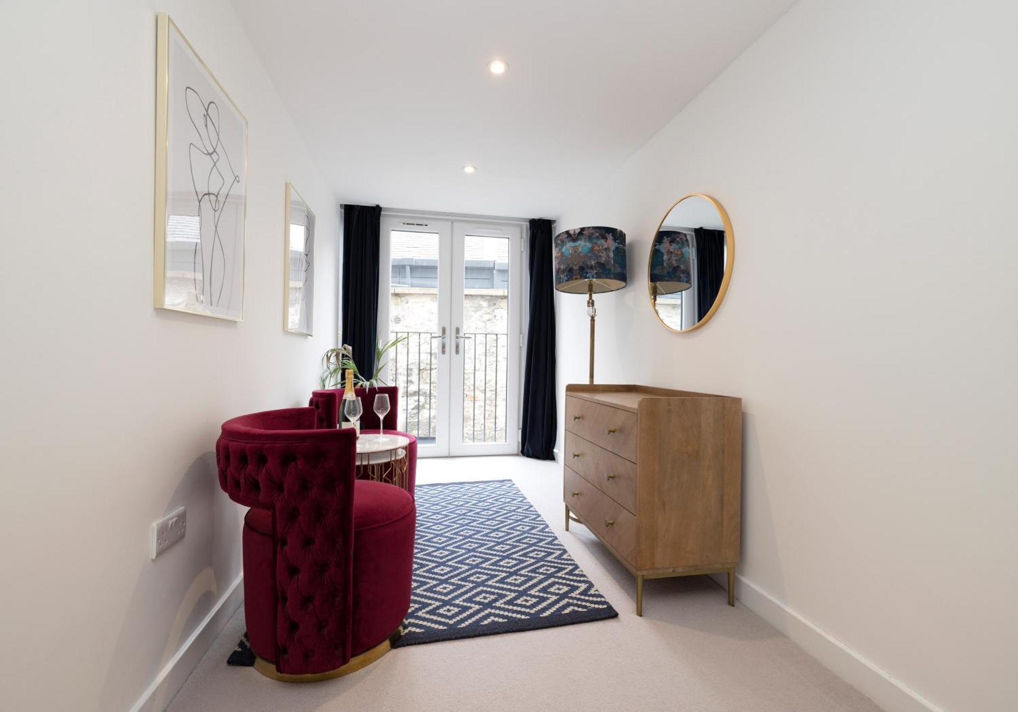 Apartment Stylish Mews House Old Town 1-br With Parking Edinburgh