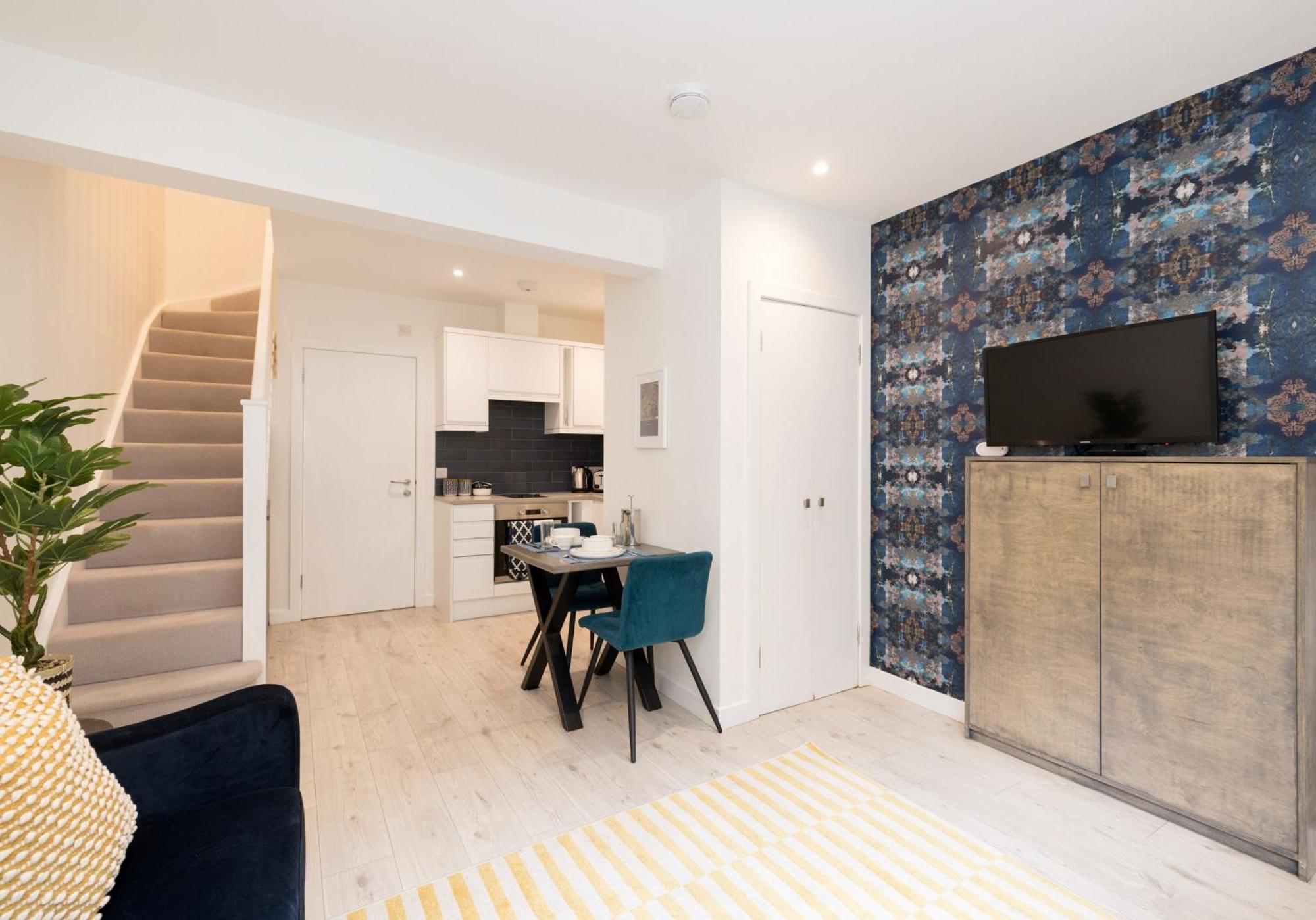 Stylish Mews House Old Town 1-br With Parking * Edinburgh