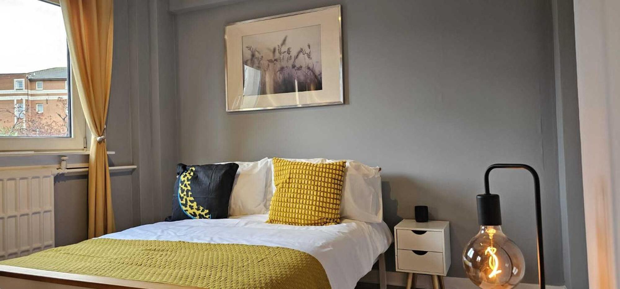 Westfield Near Murrayfield Stadium * Edinburgh
