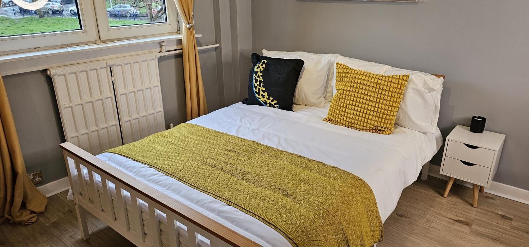 Westfield Near Murrayfield Stadium * Edinburgh