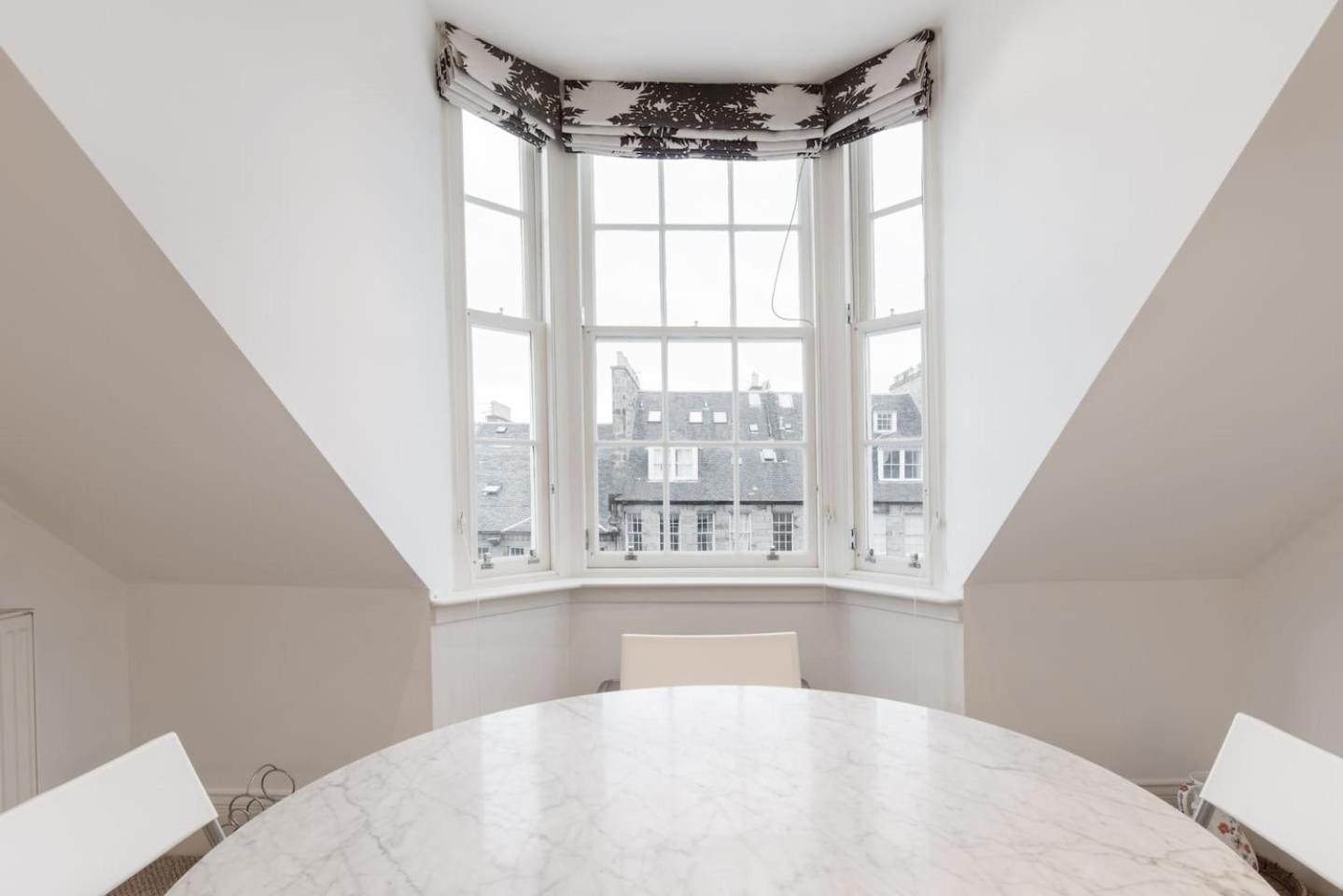 Apartment Super - Georgian Double Upper Flat With Castle Views In New Town