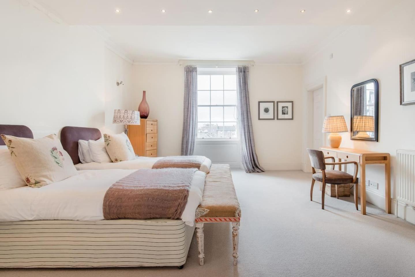 Super - Georgian Double Upper Flat With Castle Views In New Town Apartment