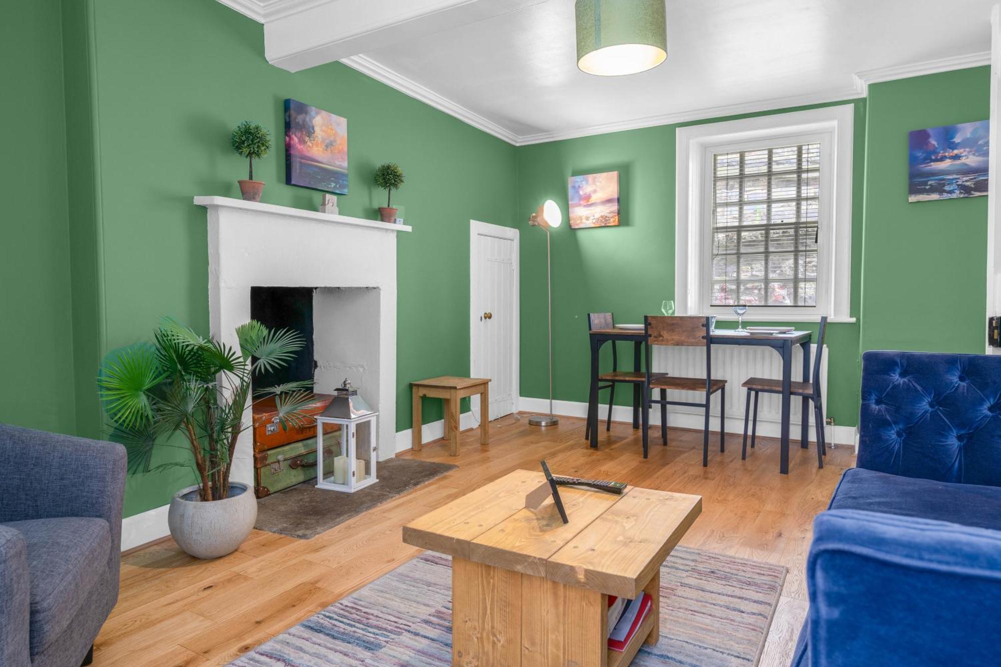 Charming In The Old Town Apartment *