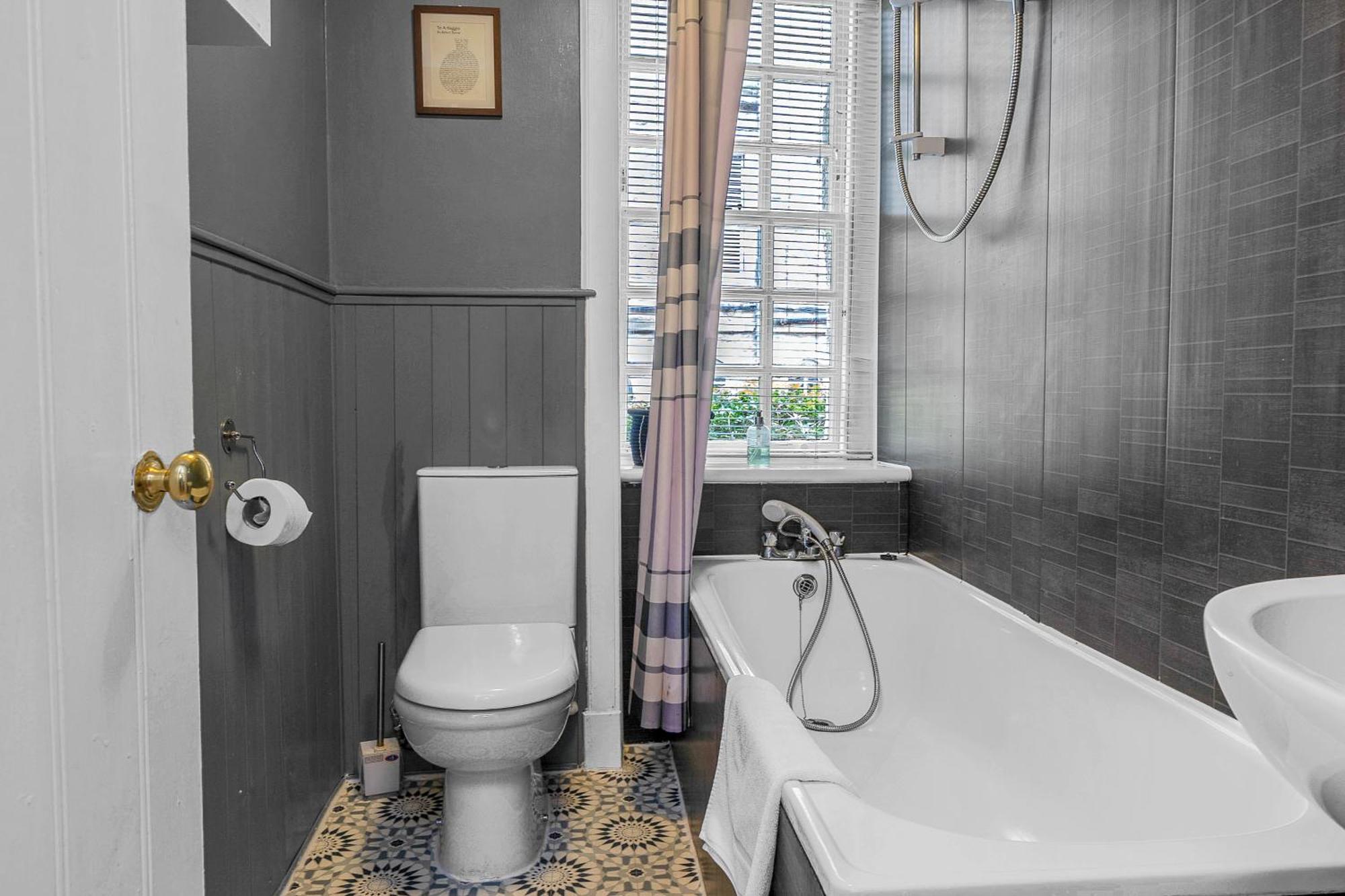 Charming In The Old Town Apartment Edinburgh