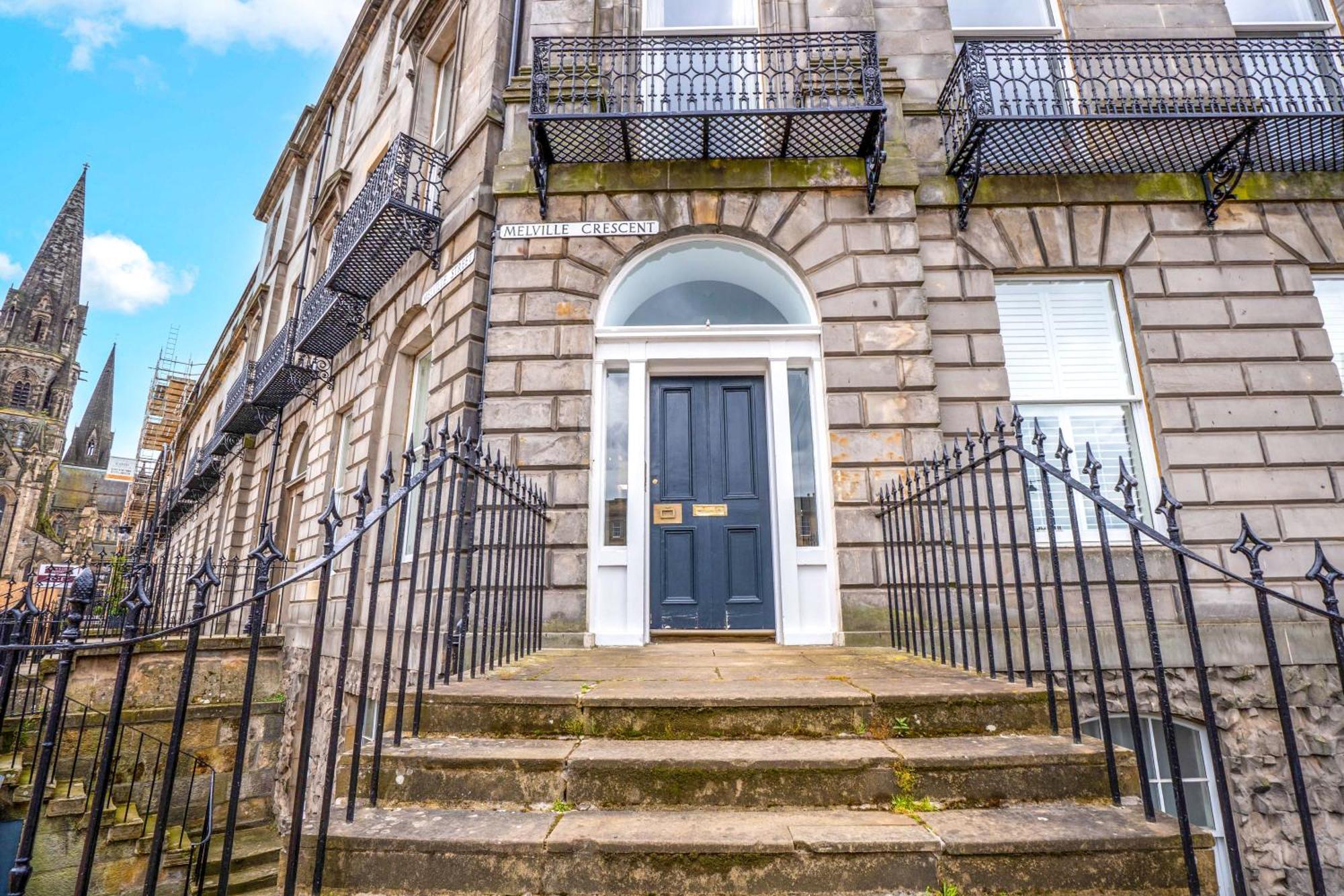 Apartment Flat With Majestic Views In West End Wonderland
