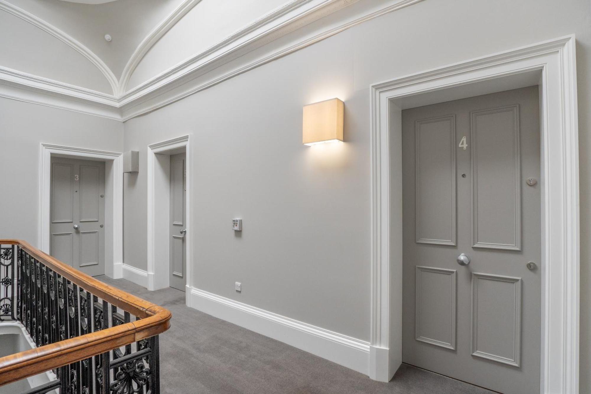 Flat With Majestic Views In West End Wonderland Apartment *