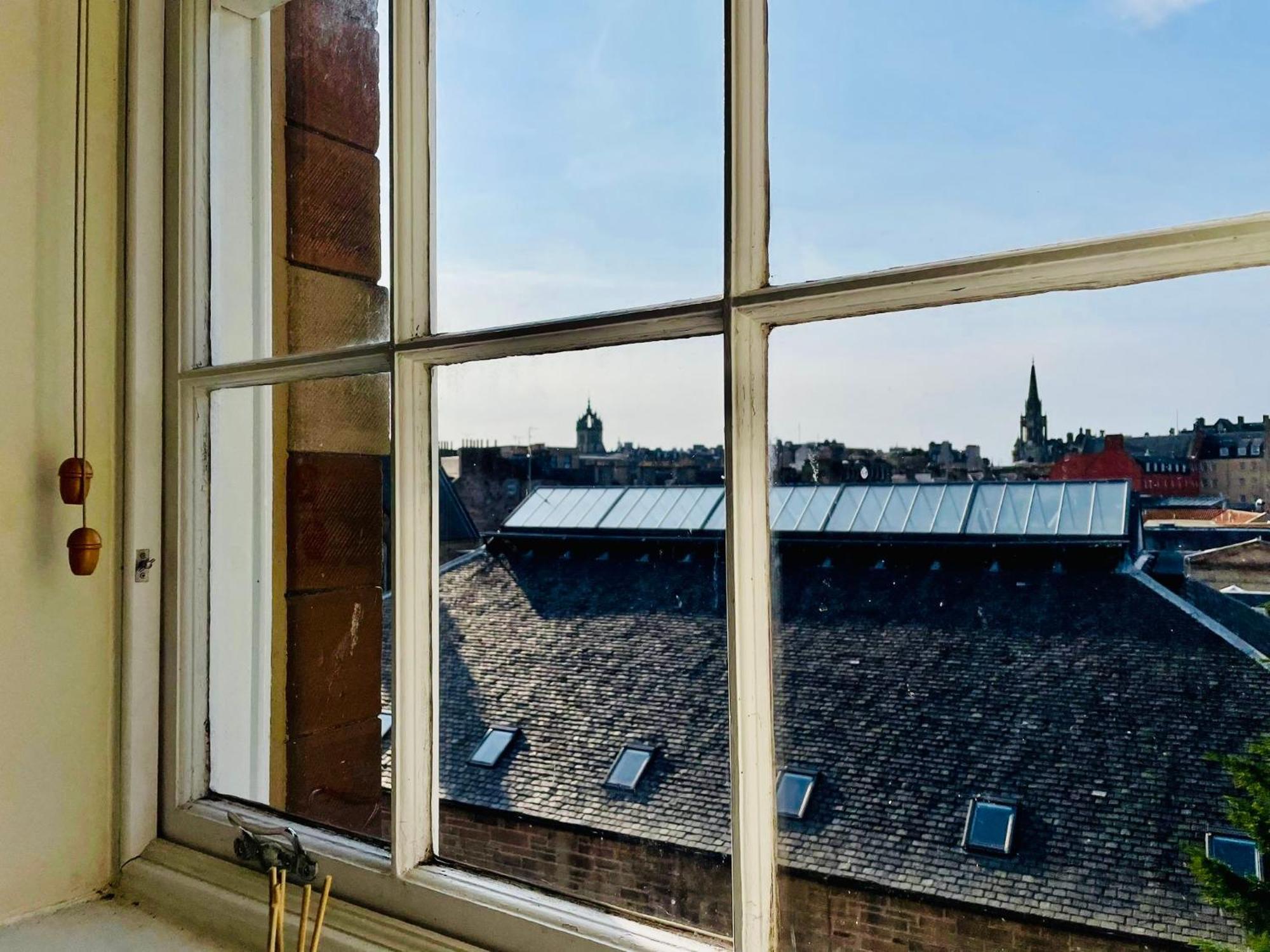 City Centre Duplex With Stunning City Skyline Views Apartment *