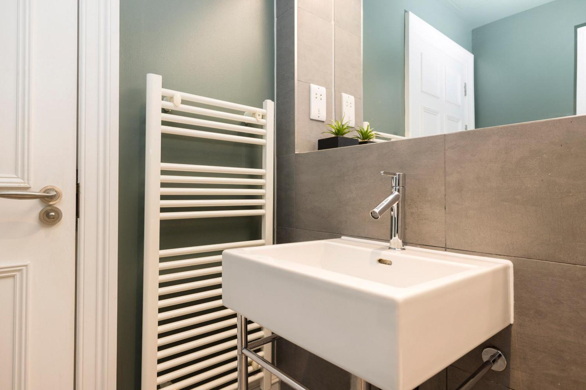 Apartment Joivy Spacious 2br Apt, Moments From West End