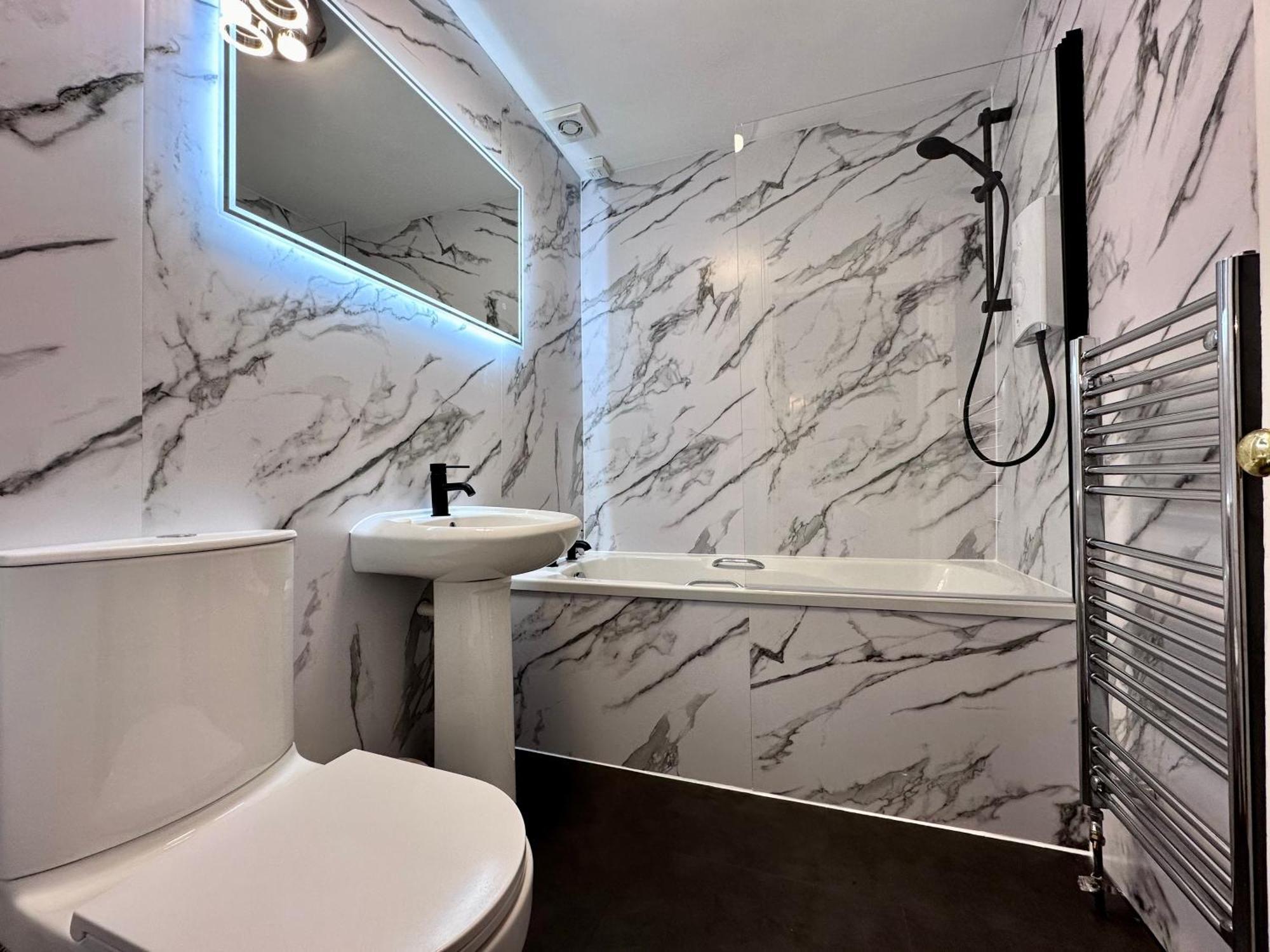 Rose Street's Hidden Treasure- 2bed Newly Refurbished * Édimbourg