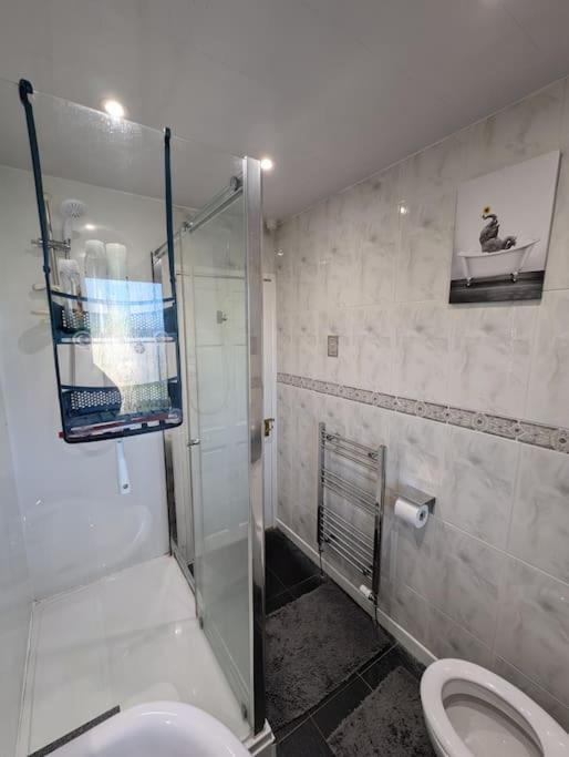 Apartment Lovely 3-bed Flat *
