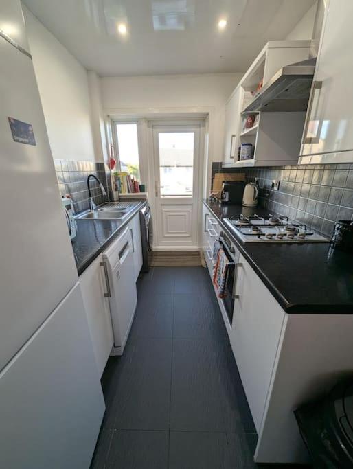 Apartment Lovely 3-bed Flat *