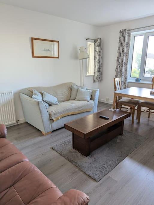 Lovely 3-bed Flat Apartment