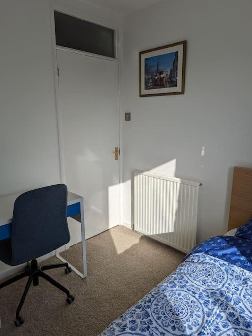 Apartment Lovely 3-bed Flat