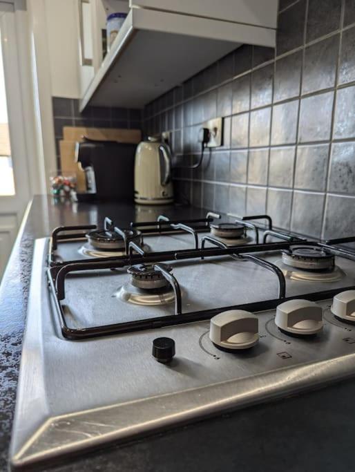 Lovely 3-bed Flat Apartment *