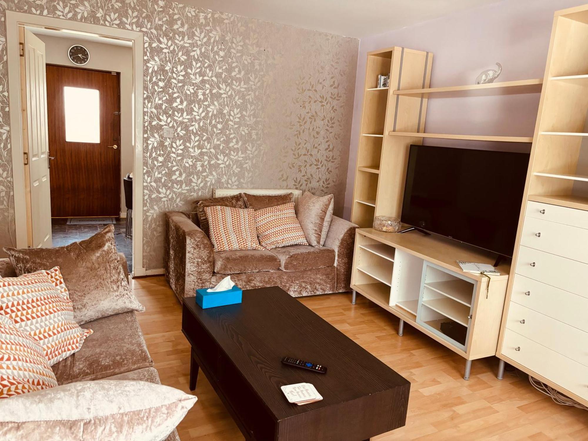 Three Bedroom House * Edinburgh