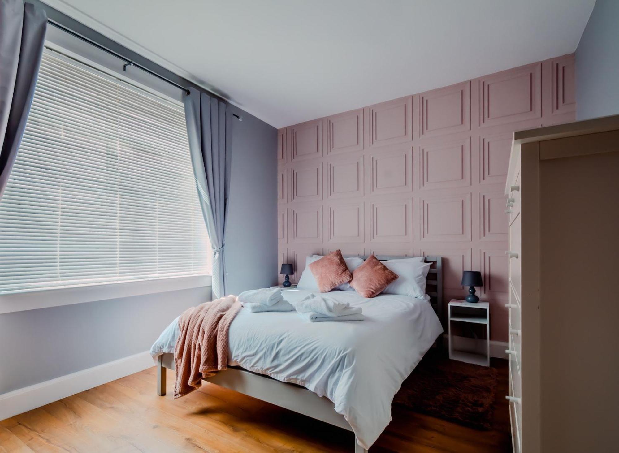 Apartment Crewe - 2 Bed, Free Off Street Parking And Private Garden EDI