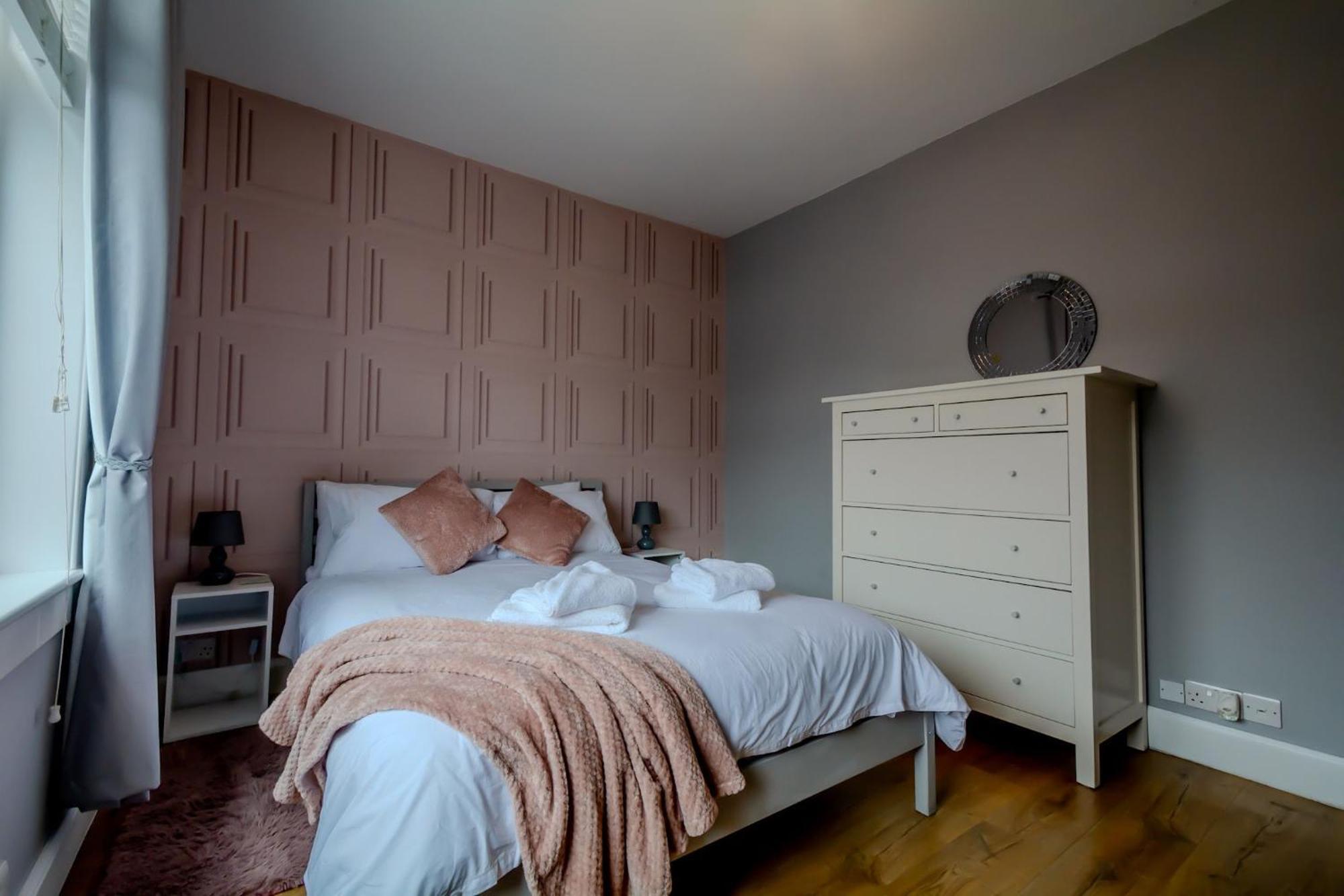 Crewe - 2 Bed, Free Off Street Parking And Private Garden EDI