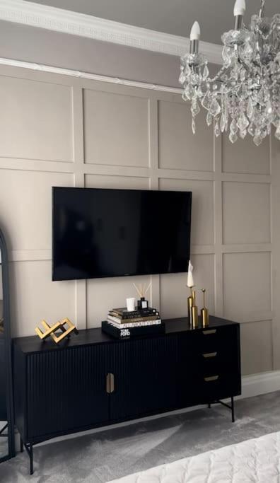 A Luxurious Wee Retreat On The Royal Mile Old Town Apartment