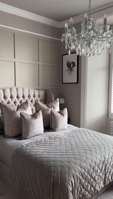 A Luxurious Wee Retreat On The Royal Mile Old Town Edinburgh